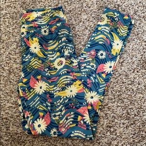 Lularoe OS blue floral leggings